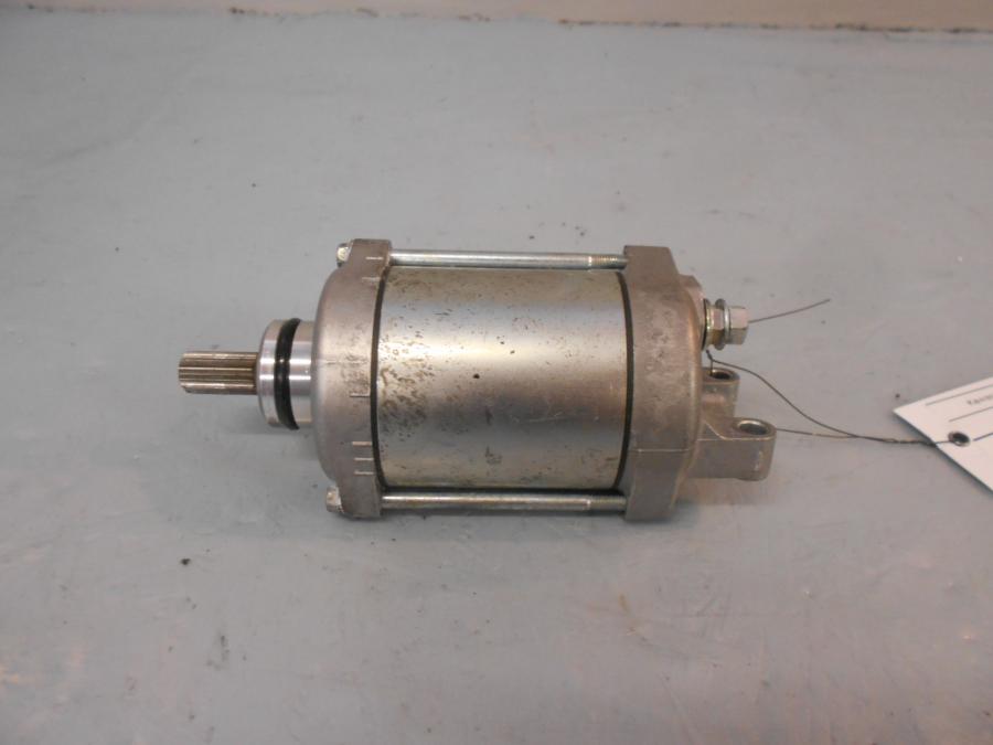 Framsidan på Startmotor från en Kawasaki Z 900 -2018 motorcykel.