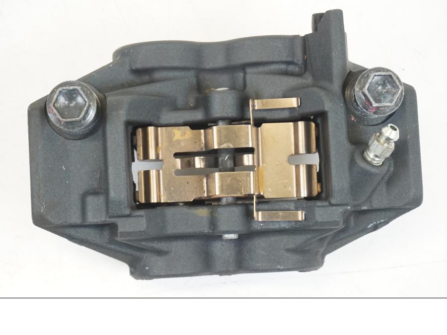 Snett uppifrån på Bromsok från en Yamaha MT-09 -2021 motorcykel.