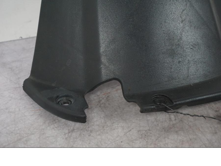 Snett uppifrån på Svingskärm från en Buell 1125 R -2008 motorcykel.