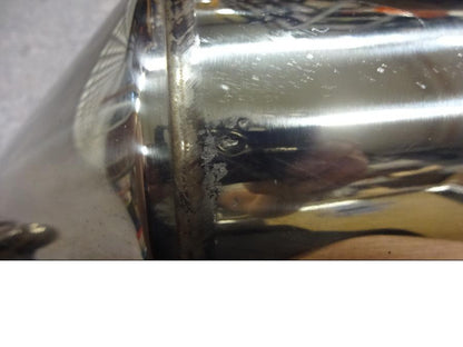 Snett nerifrån på Ljuddämpare från en Yamaha FJR 1300 -2007 motorcykel.