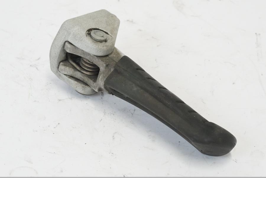 Höger sida på Fotpinne från en KTM 690 Duke -2016 motorcykel.