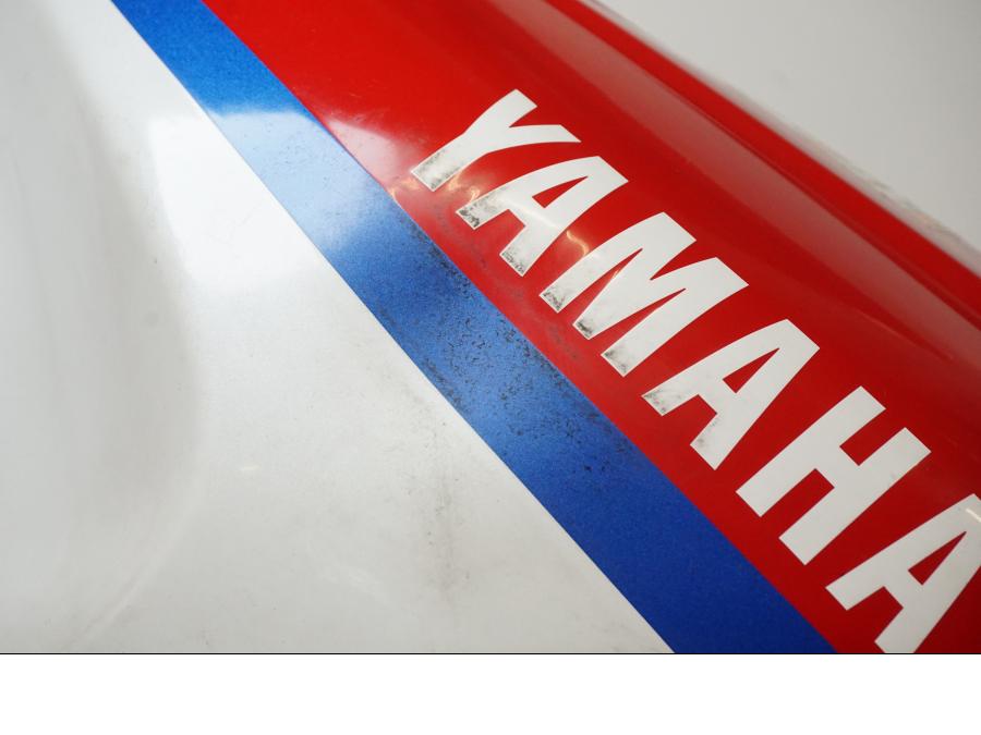 Baksidan på Bensintank från en Yamaha FZR 1000 -1991 motorcykel.