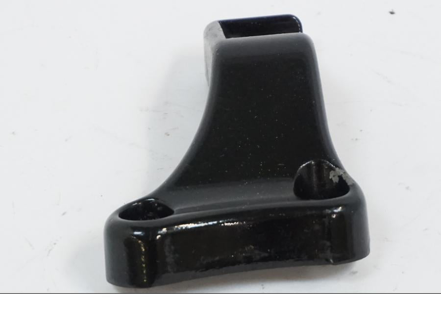 Baksidan på Fotpinnefäste från en Kawasaki VN 1500 -2002 motorcykel.