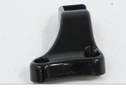 Baksidan på Fotpinnefäste från en Kawasaki VN 1500 -2002 motorcykel.