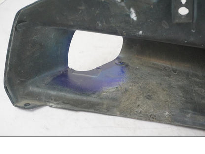 Extrabild6 på <p>Bakvinge vänster från Kawasaki ZZR 1100 1991.</p>

<p>Omlackad i original kulör.</p>

<p>Lagning, sprickor, ytliga repor och märken finns se bilder.</p> motorcykel.