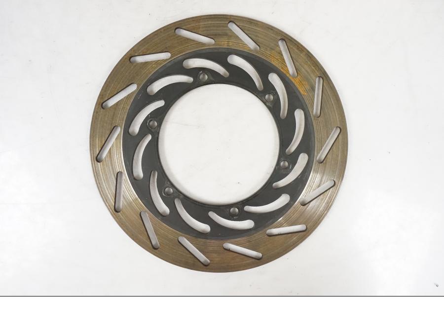 Framsidan på Bromsskiva från en Yamaha XVS 1100 -2004 motorcykel.