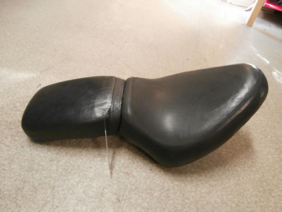 Framsidan på Sadel från en Honda VT 600 C -1994 motorcykel.