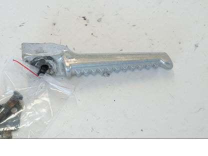 Vänster sida på Fotpinne från en Honda CBR 900 RR -2001 motorcykel.