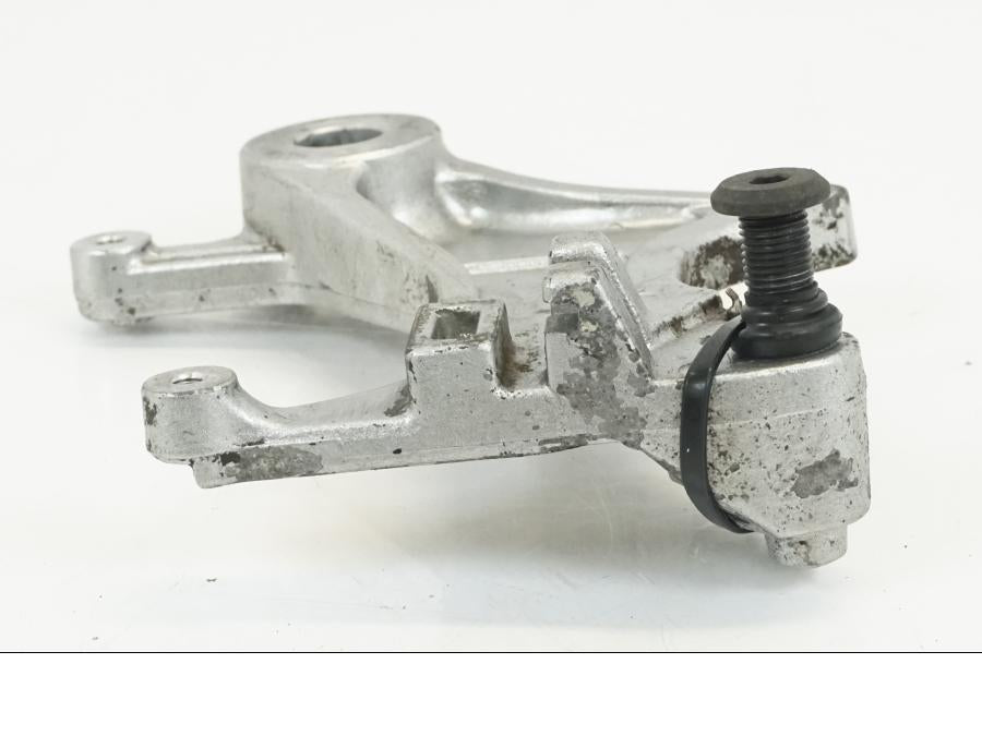 Snett uppifrån på Bromsoksfäste från en Honda XRV 750 -2001 motorcykel.