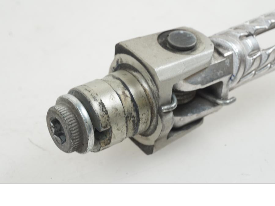 Vänster sida på Fotpinne från en Suzuki GSX-R 1000 -2007 motorcykel.