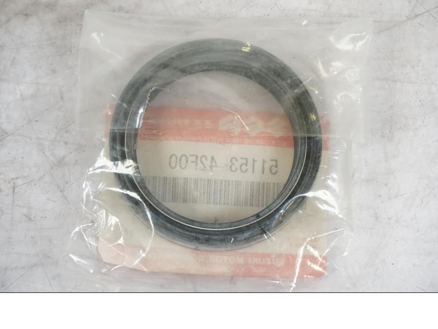 Baksidan på Gaffelben från en Suzuki SV 1000 -2003 motorcykel.