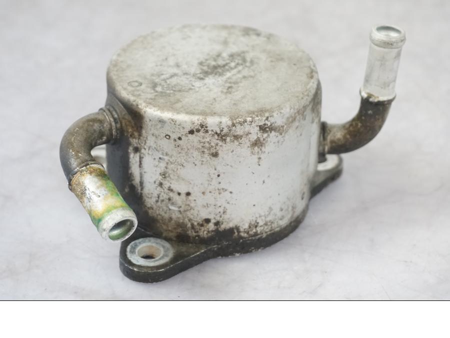 Vänster sida på Oljekyl från en Kawasaki ZX-10R -2008 motorcykel.