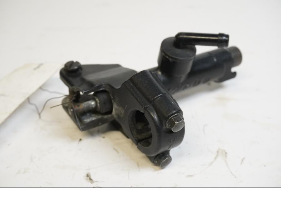 Höger sida på Kopplingshuvudcylinder från en Kawasaki ZXR 750 -1993 motorcykel.