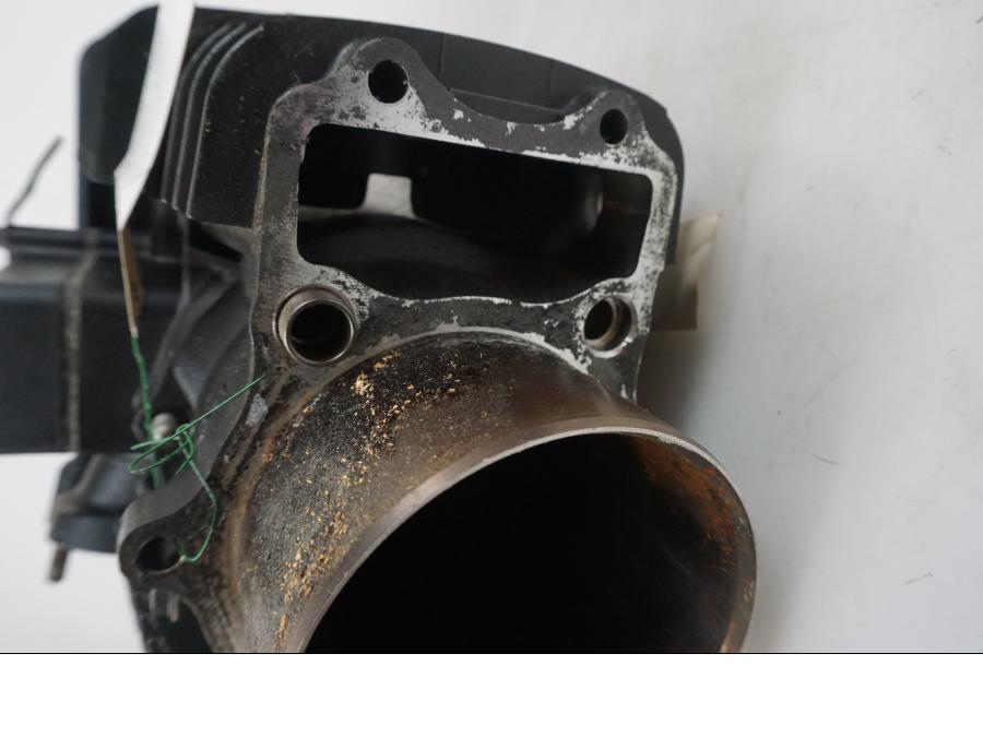 Extrabild5 på Cylinder från en Kawasaki VN 1600 Mean Streak -2004 motorcykel.