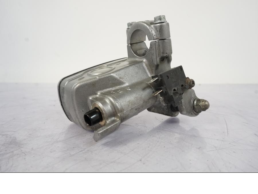 Snett uppifrån på Bromshuvudcylinder från en Honda VFR 750 -1994 motorcykel.