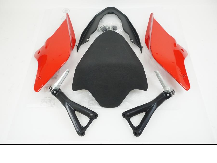 Framsidan på Bakvinge från en Ducati Panigale V4S -2022 motorcykel.