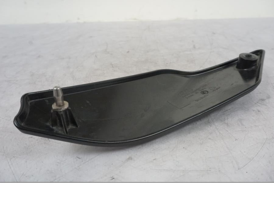 Snett uppifrån på Sidopanel från en KTM 690 Duke -2014 motorcykel.