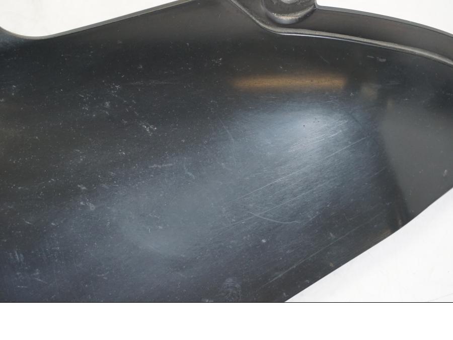 Baksidan på Sidkåpa från en Suzuki GSX-R 750 -2008 motorcykel.