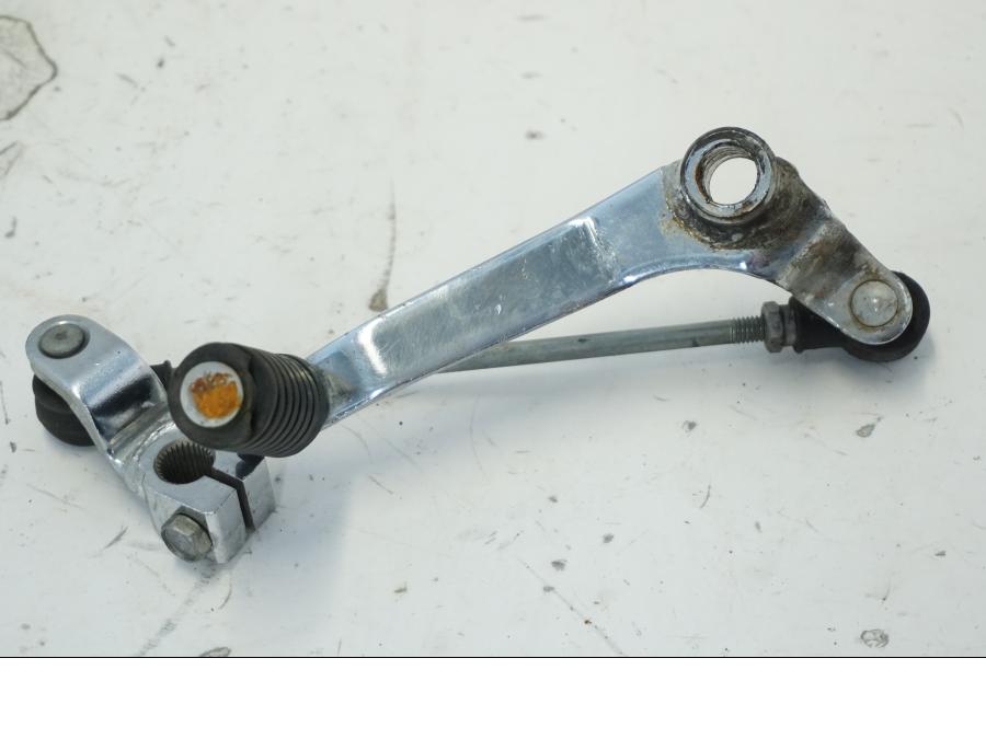 Baksidan på Växelpedal från en Yamaha XV 535 -1995 motorcykel.