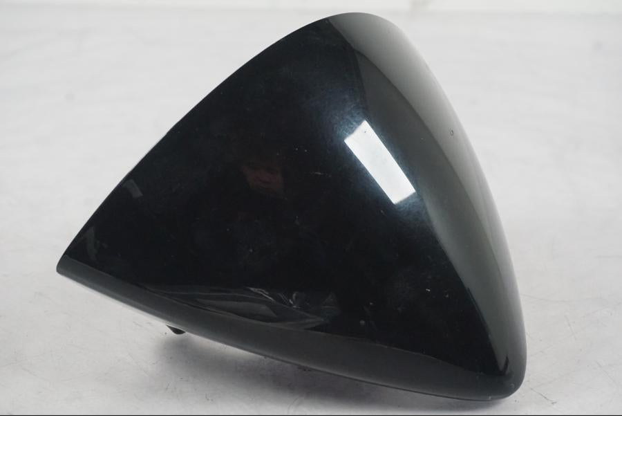 Baksidan på Instrumentpanelkåpa från en Kawasaki ER-6N ABS -2010 motorcykel.