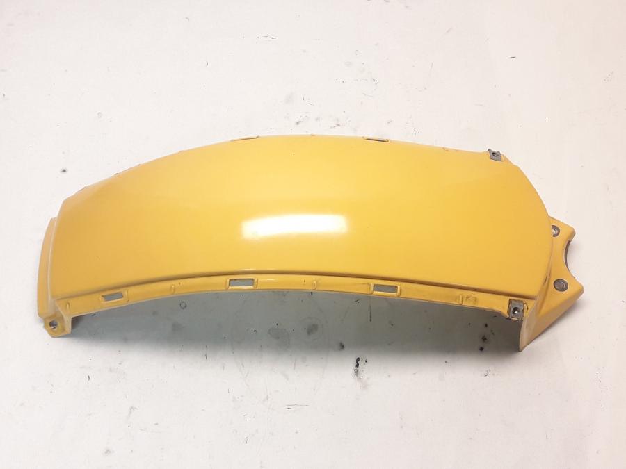 Baksidan på Bensintankskåpa från en BMW F 650 GS -2002 motorcykel.