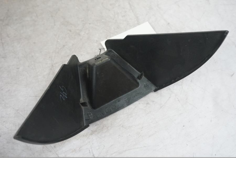 Höger sida på Tankkåpa från en Triumph Tiger -2009 motorcykel.