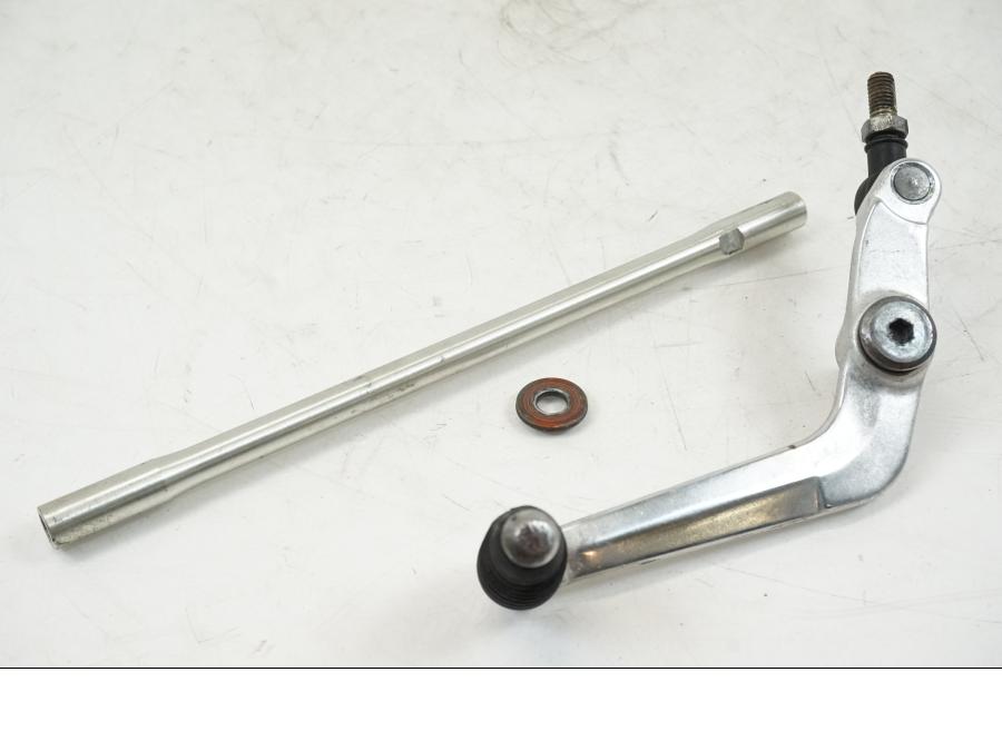 Framsidan på Växelpedal från en Yamaha YZF R6 -1999 motorcykel.