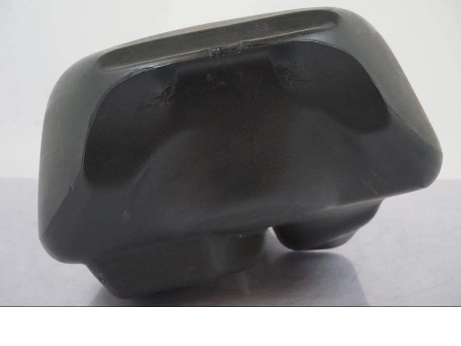 Vänster sida på Bensintank från en Aprilia RS 125 -2000 motorcykel.