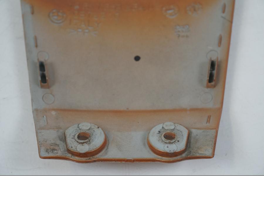 Snett nerifrån på Toppkåpa från en BMW F 650 CS -2002 motorcykel.