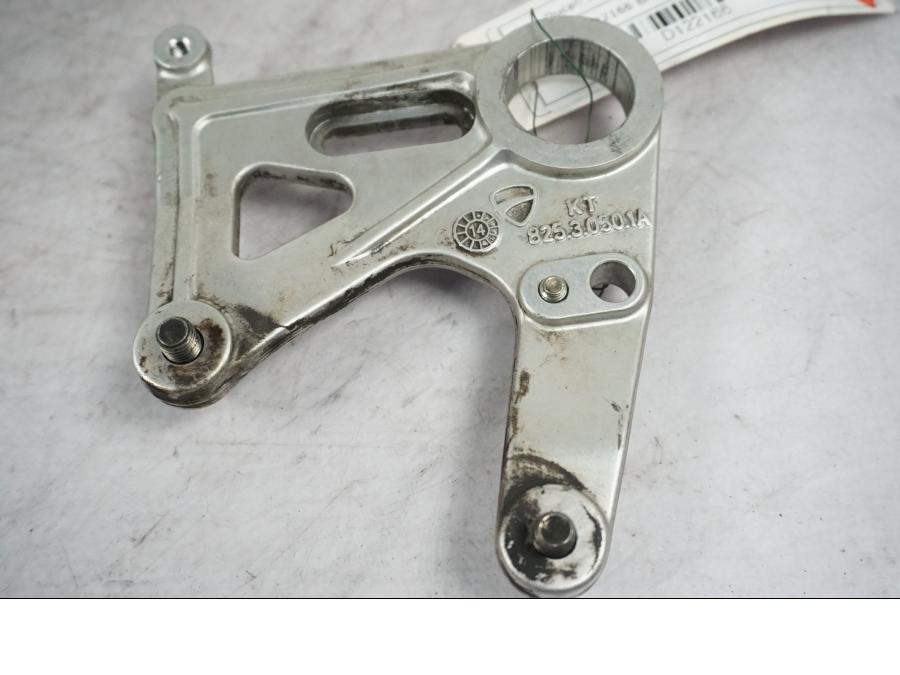 Höger sida på Bromsoksfäste från en Ducati 899 Panigale -2015 motorcykel.