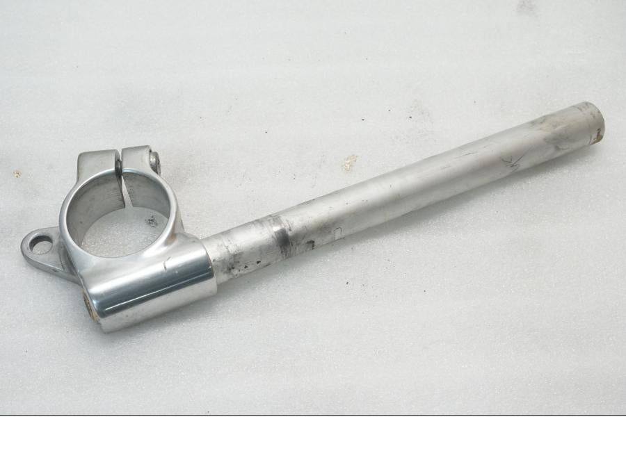 Framsidan på Styre från en Kawasaki ZX-9R -1998 motorcykel.