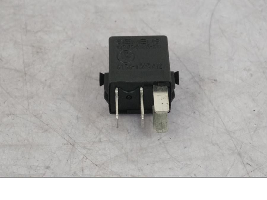 Framsidan på Relä från en BMW R 1100 GS -1998 motorcykel.