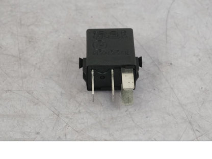 Framsidan på Relä från en BMW R 1100 GS -1998 motorcykel.