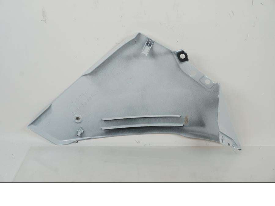 Baksidan på Magkåpa från en Yamaha YZF 1000 R1 -2009 motorcykel.