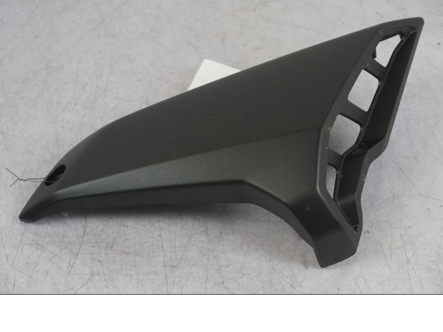 Framsidan på Sidkåpa från en Yamaha MT-09 SP -2018 motorcykel.