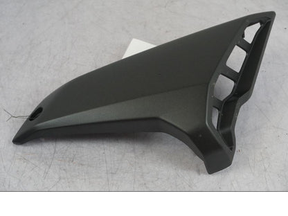 Framsidan på Sidkåpa från en Yamaha MT-09 SP -2018 motorcykel.