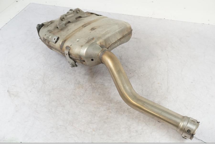 Baksidan på Ljuddämpare från en Yamaha FZ-6 -2007 motorcykel.