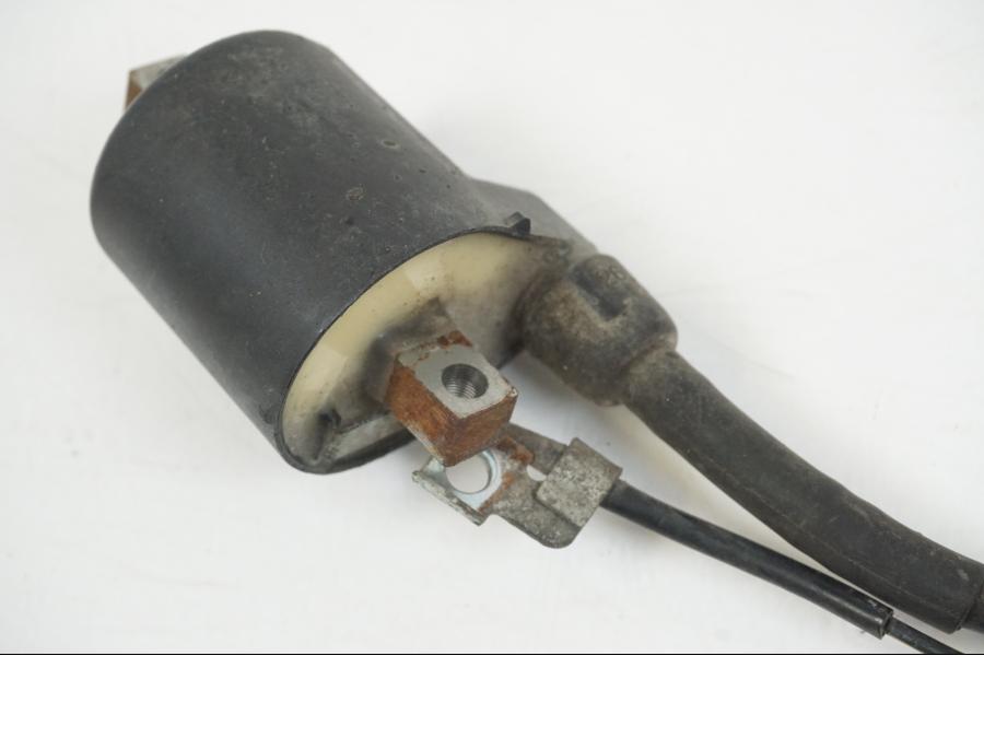 Snett uppifrån på Tändspole från en Honda CBR 125 R -2006 motorcykel.