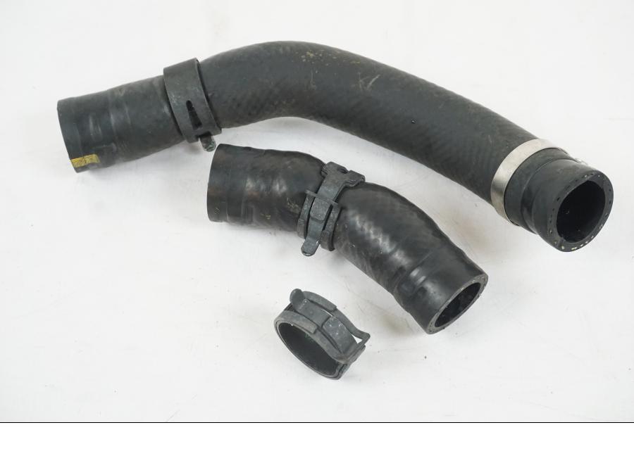 Framsidan på Vattenkyl Slang Set från en Yamaha MT-07 -2019 motorcykel.