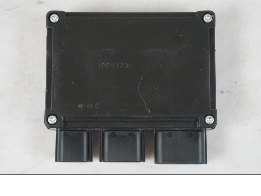 Baksidan på Reläbox från en Kawasaki ZZ-R 1400 -2009 motorcykel.