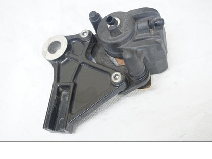 Baksidan på Bromsok från en Kawasaki ER-6N -2006 motorcykel.