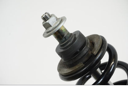 Snett uppifrån på Stötdämpare från en BMW R 850 R -1995 motorcykel.