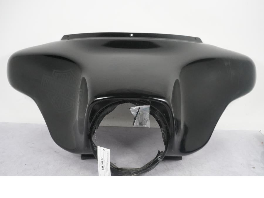 Framsidan på Toppkåpa från en H-D Touring Street Glide FLHX -2009 motorcykel.