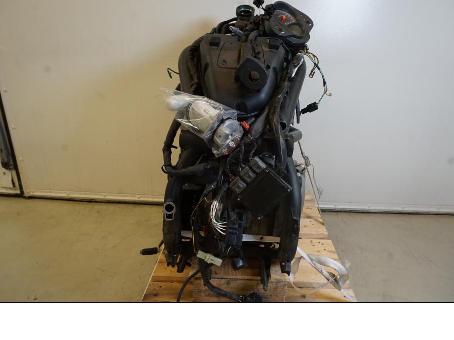 Snett uppifrån på Motorpaket från en Kawasaki ER-6N -2008 motorcykel.