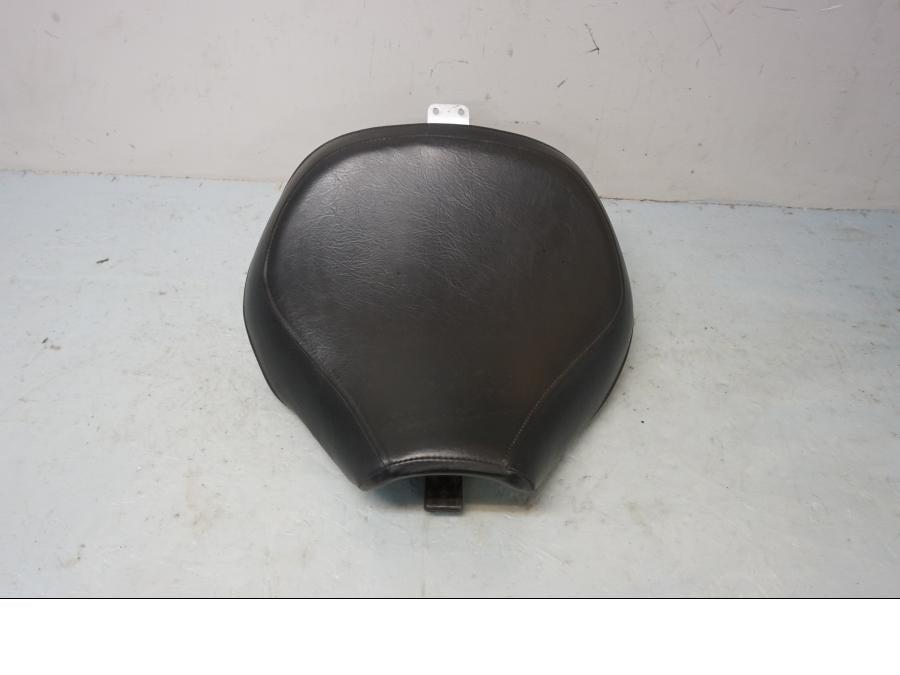 Framsidan på Sadel från en Suzuki VL 800 -2001 motorcykel.