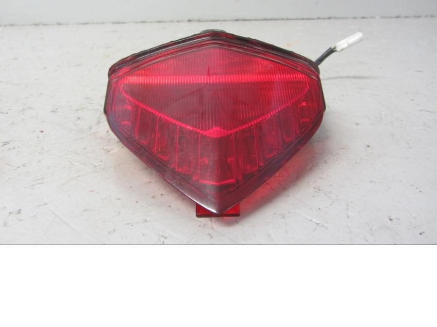 Framsidan på Baklampa från en Honda CB 1000 R -2010 motorcykel.