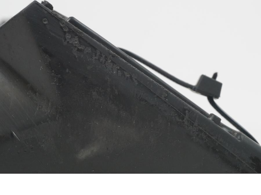 Snett nerifrån på Skylthållare från en Suzuki GSX-R 750 -2009 motorcykel.