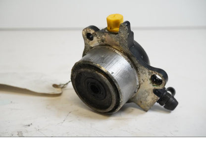 Baksidan på Kopplingslavcylinder från en Honda CBR 1100 XX -1999 motorcykel.