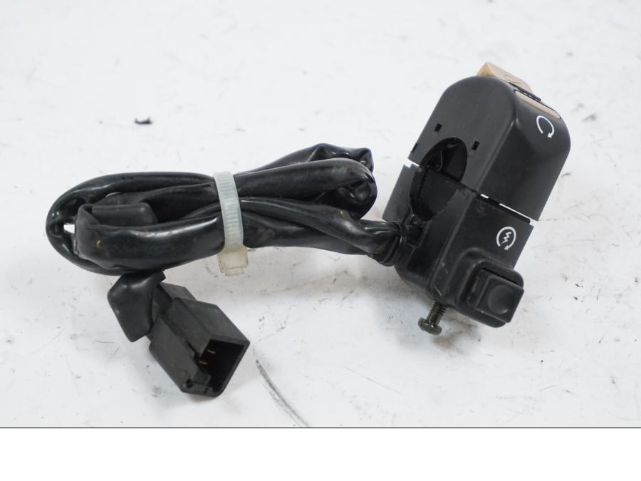 Framsidan på Styrelreglage från en Honda XL 125 R -1998 motorcykel.