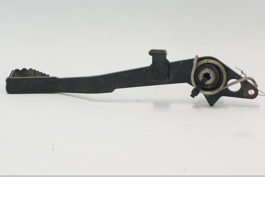 Baksidan på Bromspedal från en BMW G 650 GS -2011 motorcykel.